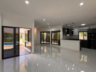 ÚTULNÁ 3 SPÁLŇOVÁ VILA S BAZÉNOM K NASŤAHOVANIU - PATTAYA - 17