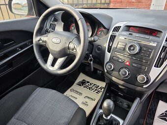 Kia Ceed 1.4 CVVT / Facelift 2011 / 172 tisíc KM / Nová STK - 17