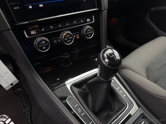 Volkswagen Golf Variant 2.0 TDI Highline - 17