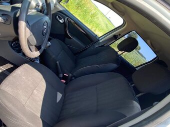 Dacia Duster 1.5 dCi 81kW 4x4 klima 1.maj.,nové ČR, serviska - 17