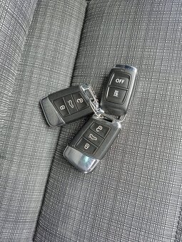 Volkswagen Passat 2,0 TDI 140kw, nezávislé, matrix atd - 17