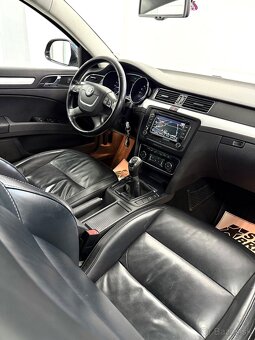 Skoda Superb Combi 2.0TDI 4x4 Xenon/R18 - 17
