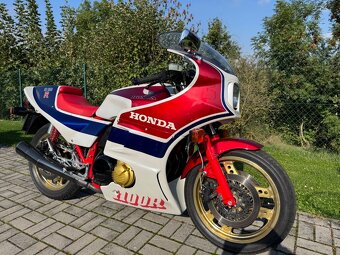 Ducati, Triumph, Suzuki, Benelli, BMW, Honda, Kawasaki,KTM - 17