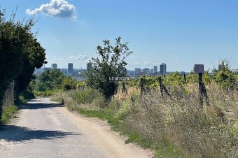 | stavebný pozemok,staveb.povolenie,BA III.,Nová Koziarka 52 - 17
