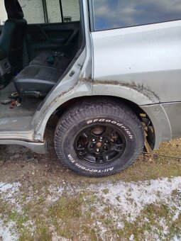 Mitsubishi Pajero 3,2 - 17