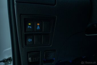 Toyota Hilux DC 2.8 I D-4D Invincible 4x4 A/T - 17