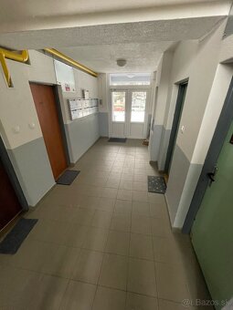 REZERVOVANÉ: NA PREDAJ 3 IZBOVÝ BYT NA JESENSKÉHO ULICI - 17
