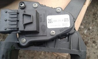 rozpredam opel astra H 1,7 cdti 1,4i caravan hatchback - 17