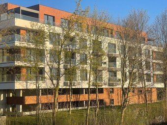 PEKNÁ LOKALITA Na predaj 2-izbový byt s garážou, novostavba, - 17