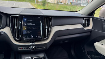 Volvo XC60 B4 Momentum AWD A/T - 17