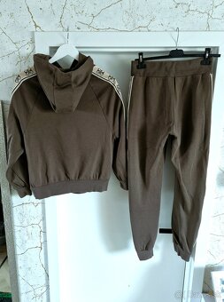 Guess Britney 3x khaki zlata teplakova suprava - 17