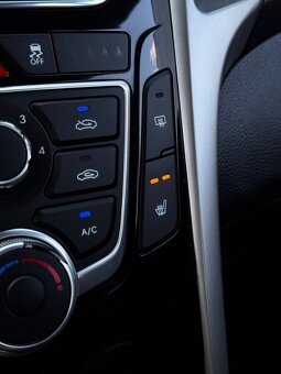 Hyundai i30 CW 1.6i MPI CVVT Family - 17