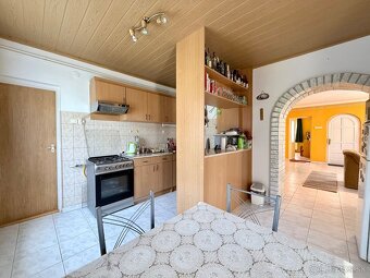 MAĎARSKO FORRÓ - SUPER 5 IZBOVÝ RD SO ZÁHRADOU - 17