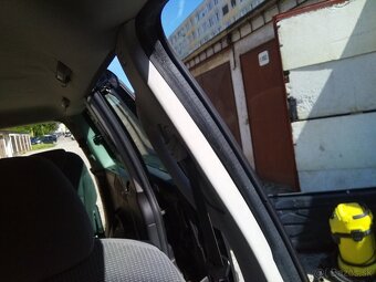 Predám PEUGEOT 8O7, r.v. 2006 - 17