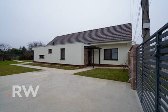 Komfortné bývanie v D. Lužnej – zrekonštruovaný RD s veľkým - 17