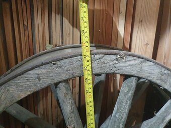 Predam 103 ročné drevene oje z voza z s kovanim z roku 1922. - 17