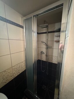 Celoročná chata, 399 m² vysporiadaný pozemok, studňa - 17