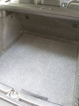 PREDÁM ŠKODA OCTAVIA COMBI1,6 BENZIN r11/2011 KÚP. NA SLOV . - 17