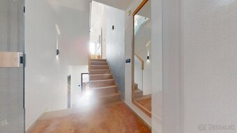 Luxusný 5i. RD, garáž, 3x kúpeľňa, Vavrinecká ul.,Nové Mesto - 17