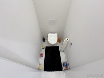 NA PREDAJ LUXUSNE ZARIADENÝ PRIESTRANNÝ BYT - 17