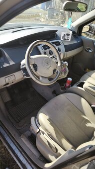Renault Grand Scénic - 17