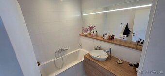 Luxusný zariadený 2 izbový byt Malinovo Tri vody - 17