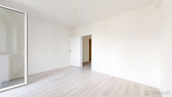 Priestranný 3-izbový byt v projekte Polianky B136 - 17