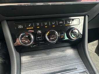 Škoda Superb Combi 2.0 Tdi DSG VIRTUAL Alcantara KESSY LED - 17