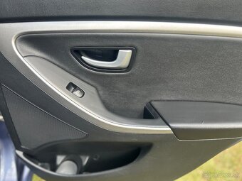 Hyundai i30 CW combi 1.6crdi - 17