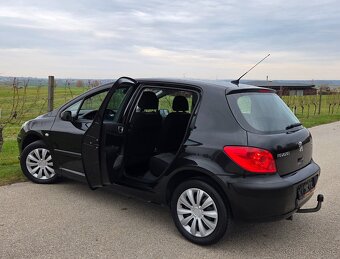 Peugeot 307 1.6 HDi 80KW/110 koní R.V.04/2007 - 17