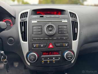 Kia Ceed 1.4 16V Exclusive Nová STK - 17
