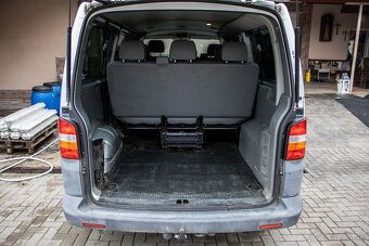 Volkswagen Transporter T5 Shuttle 2.5TDI 96kW 7-miestne - 17