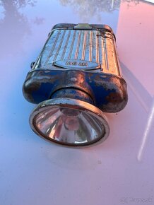 Staré veci z pôdy-staré figúrky, kordy, kalamar, šachovnice - 17