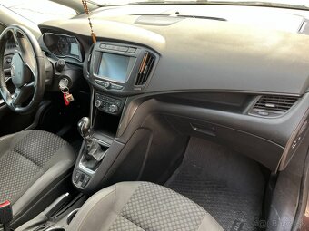 Opel Zafira Tourer 1.4 benzín + LPG - 17
