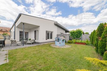 SRA | Moderná 3-izbová novostavba s terasou a záhradou, obec - 17