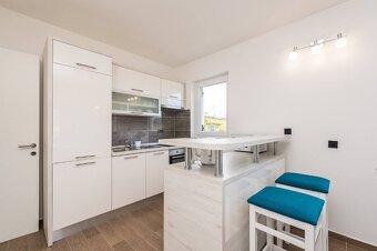 3-izbový zariadený apartmán v 1.rade od mora / Chorvátsko - 17