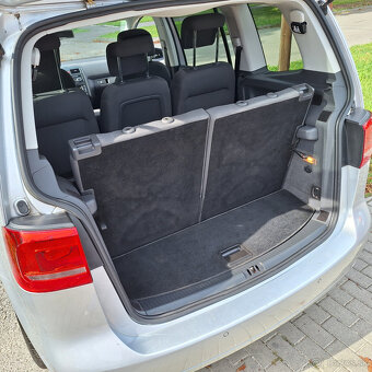Volkswagen Touran 2.0 TDI DSG 7 miestne - AJ NA SPLÁTKY - 17