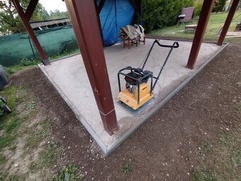 Rekonštrukcie, stavby a práce v interiéry a exteriéry - 17