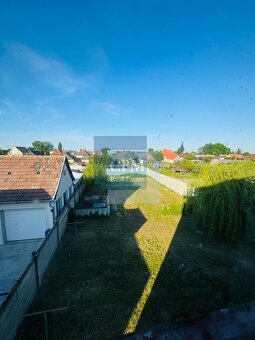 Ponúkame na predaj 5 - izbový poschodový podpivničený dom v - 17