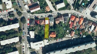 PRIESTRANNÝ ZREKONŠTRUOVANÝ RODINNÝ DOM V CENTRE SENCA - 17