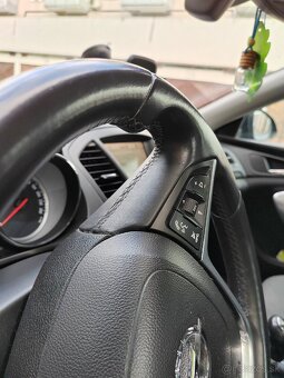 Opel Insignia 2.0 CDTI Cosmo, 118 kW, r.v. 2011 - 17