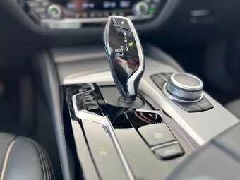 BMW 530d Touring xDrive 210kW AT/8 - 17