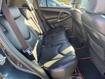 Toyota RAV4 2.2 D-4D AKONTACIA OD 0% - 17