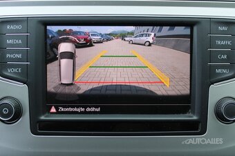 Volkswagen Passat Variant 2,0 TDi 110 kW COMFORTLINE BLUEMOT - 17