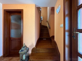 Dvojgeneračný rodinný dom kompletne zrekonštruovaný zariad. - 17