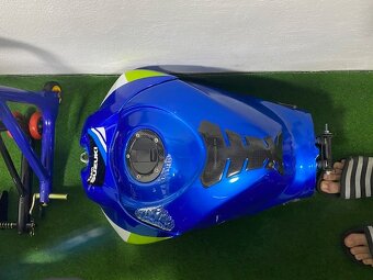 Predám Suzuki GSX-R 1000 K8 - na náhradné diely - 17