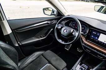 Škoda Octavia 2.0 TDI Scout 4x4 /Nezávislé/Masáž/LED Matrix - 17