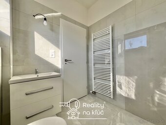 Na prenájom novostavba 3-izbový rodinný dom s bazénom a záhr - 17