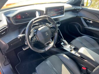 Peugeot 2008 1.2 PureTech 130 GT EAT8 - 17