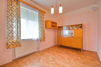 Na predaj 3 izbový rodinný dom, prístavba, garáž, pozemok 72 - 17